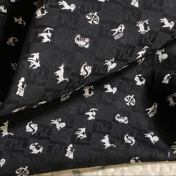 FENDI Authentic FF Logo Signature Black Scarf - Picture 6 of 8